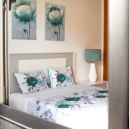 בית נופש House Ponta Delgada