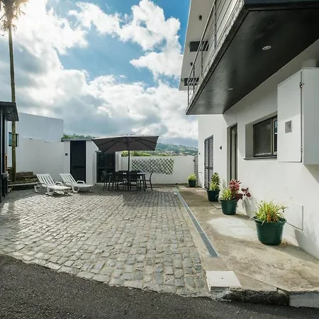 בית נופש House Ponta Delgada