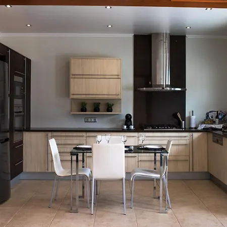 בית נופש House Ponta Delgada